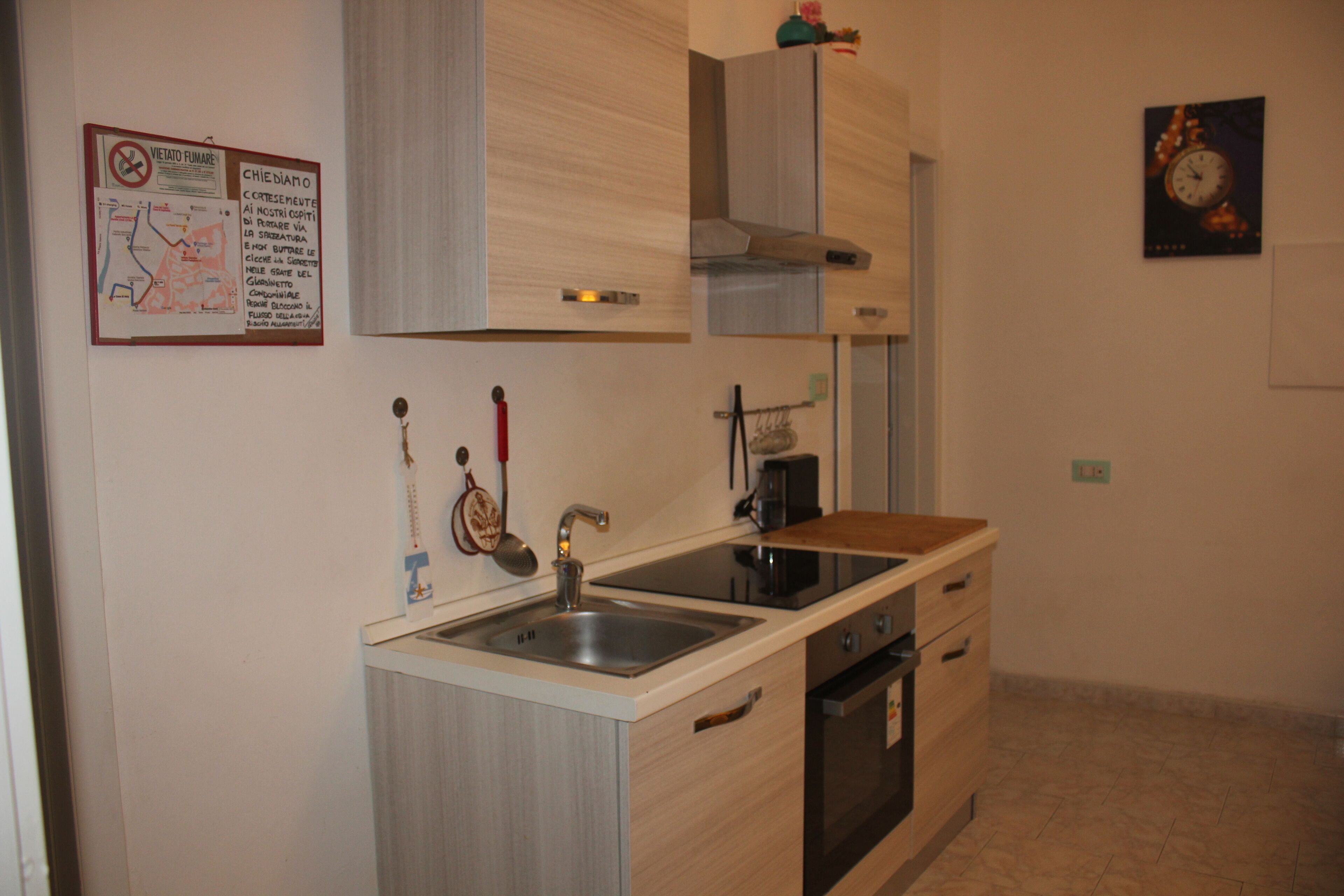 Réfrigérateur, four, plaque de cuisson