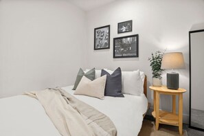 2 bedrooms, desk, iron/ironing board, free WiFi