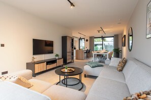 Living area - NEW - The Border Pole EAST 7P - SAUNA - Charging Station (Riemst)