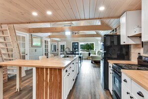 Suíte | 3 quartos, acesso à internet de alta velocidade