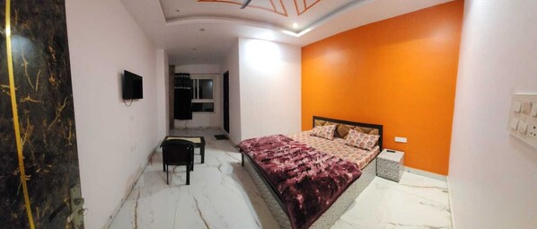 Deluxe Single Room | Free WiFi - Hotel Vrindavan (Unnao)
