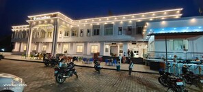 Front of property - Hotel Vrindavan (Unnao)
