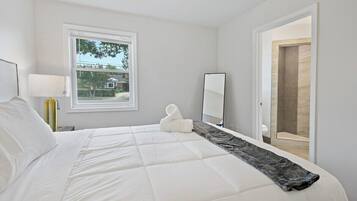 4 habitaciones, tabla de planchar con plancha, internet y ropa de cama