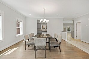 Dining - The Ultimate Luxury | Yard | Jacuzzi | Garage (Falls Church)