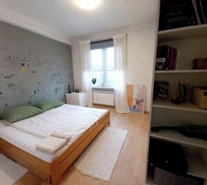 1 多间卧室、WiFi