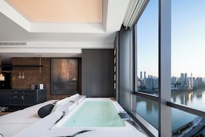 In-room safe, desk, laptop workspace, soundproofing - INDITION Chongqing Jiangbeizui Financial (Chongqing)