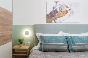 2 chambres, fer et planche à repasser, Wi-Fi, draps fournis