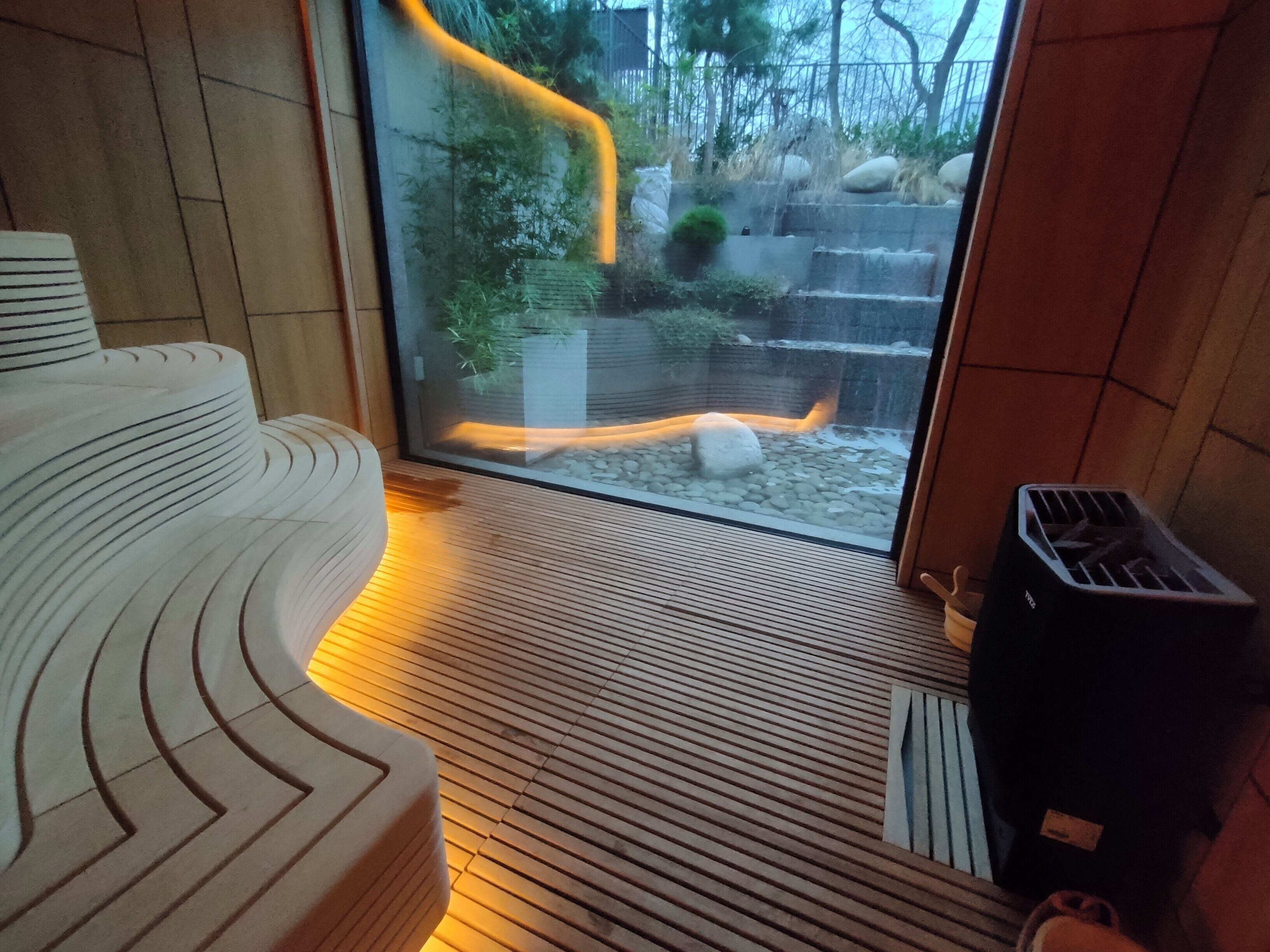 Sauna, baño de vapor y masajes 