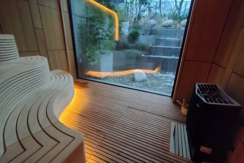 Sauna, steam room, massages