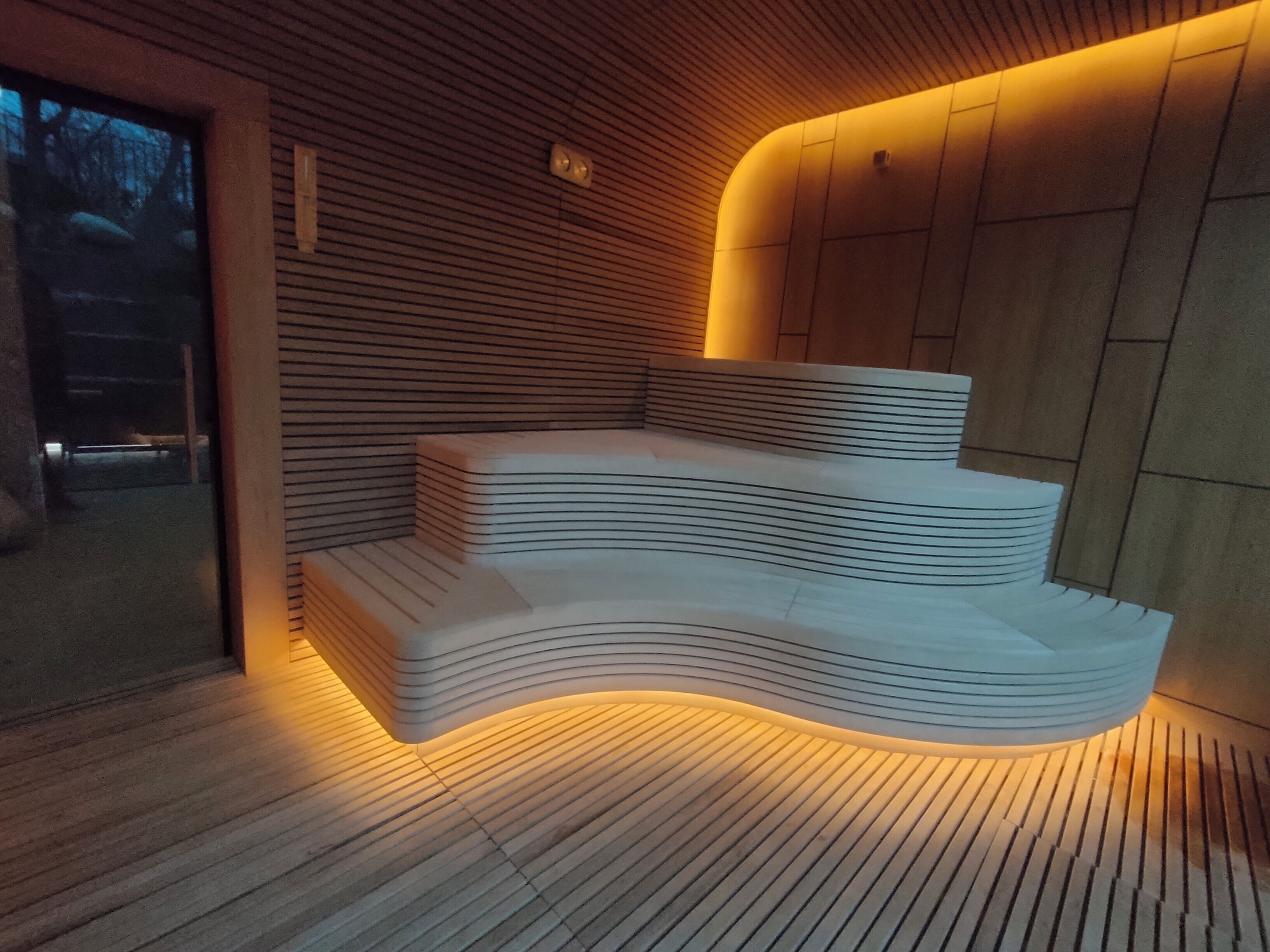 Badstue, dampbad og massasje