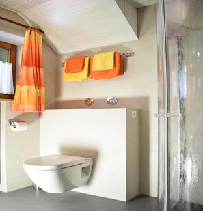 Classic-Apartment, 1 Schlafzimmer | Badezimmer | Dusche