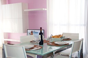 Dining - Marconi Seaside Residence, Pool, Wifi, Bilocale (Alba Adriatica)
