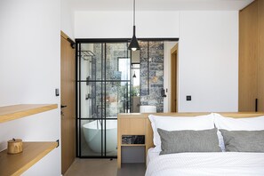6 chambres, fer et planche à repasser, lit parapluie, Wi-Fi gratuit