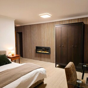 4 slaapkamers, een bureau, een strijkplank/strijkijzer, gratis wifi