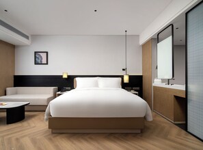 Business-Doppelzimmer, Stadtblick | Schreibtisch, laptopgeeigneter Arbeitsplatz, Verdunkelungsvorhänge