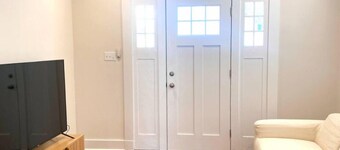 Peaceful & Charming 2-bed cottage 5 min away from French Qtr