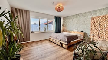 1 bedroom, free WiFi, bed sheets