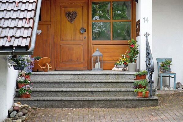 Exterior detail - Holiday Apartment 'Type B, 70sqm' with Mountain View, Private Terrace and Wi-Fi (Schluchsee)