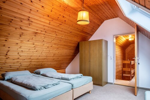 Ferienwohnung 'Irmgard' mit Bergblick, Balkon und Wi-Fi
