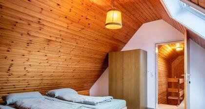 Ferienwohnung 'Irmgard' mit Bergblick, Balkon und Wi-Fi