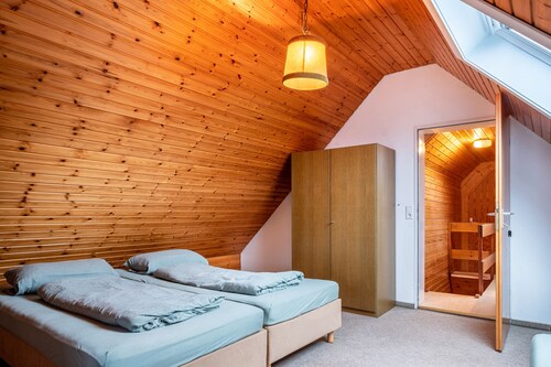 Ferienwohnung 'Irmgard' mit Bergblick, Balkon und Wi-Fi