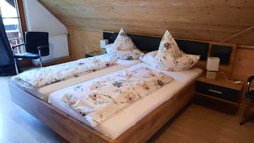 2 quartos, Wi-Fi de cortesia, roupa de cama