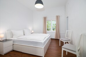 2 chambres, fer et planche à repasser, Wi-Fi gratuit, draps fournis