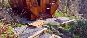 Holiday Home 'Jachthuus' in Nature, Fully Equipped, Exclusive, Large Garden, Sauna