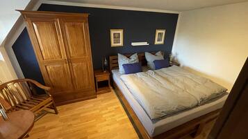 8 Schlafzimmer, Bügeleisen/Bügelbrett, kostenloses WLAN, Bettwäsche