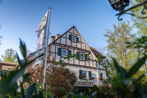 Ferienhaus 'Jachthuus' inmitten der Natur, Vollausstattung, exklusiv, großer Garten, Sauna