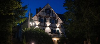 Holiday Home 'Jachthuus' in Nature, Fully Equipped, Exclusive, Large Garden, Sauna