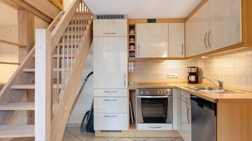 Kühlschrank, Ofen, Herdplatte, Geschirrspüler