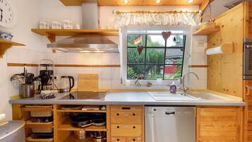 Kühlschrank, Ofen, Herdplatte, Geschirrspüler