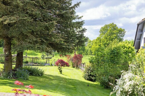 Ferienwohnung 'Zum Plauderbaum' mit privater Terrasse, privatem Garten und privater Außenwhirpool 