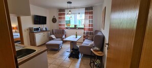 Interior - Holiday Apartment 'Zum Plauderbaum' with Private Terrace, Private Garden and Private Outdoor Whirlpool (Balve)