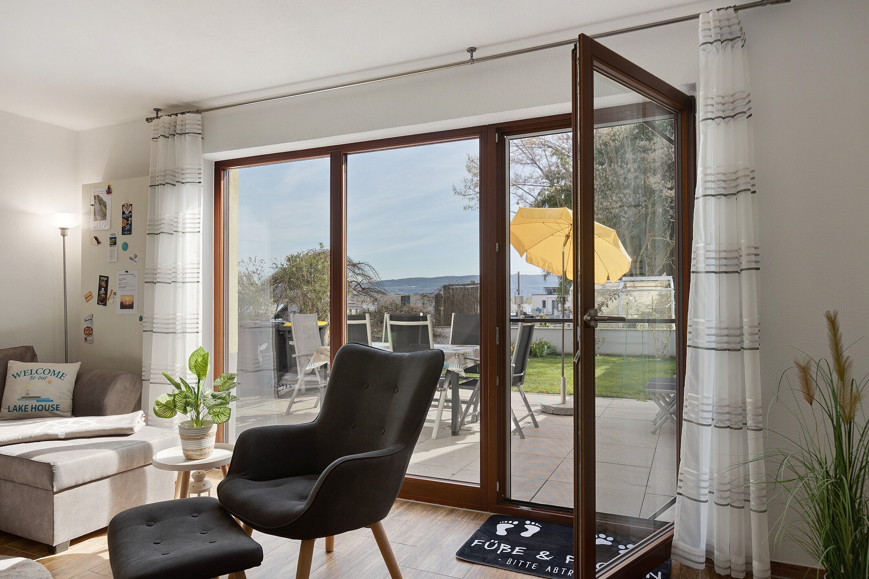 Télévision, jeux vidéo, lecteur de DVD, chaîne hi-fi