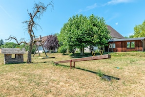 Property grounds - Room 'Bodman' with private balcony, shared terrace and Wi-Fi (Salem)