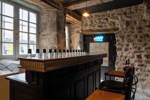 Bar (on property) - An exceptional house steeped in history to enhance your family memories (Satillieu)