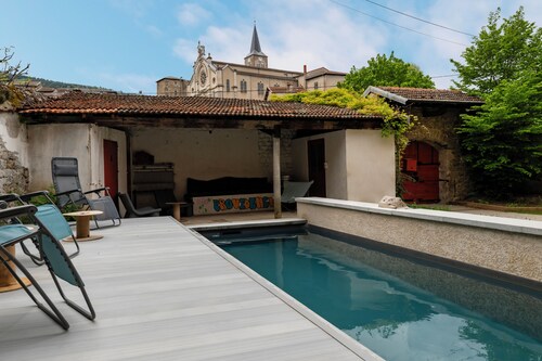 An exceptional house steeped in history to enhance your family memories