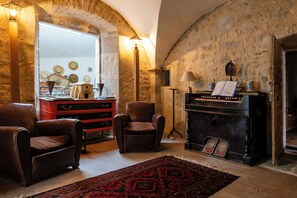 Interior - An exceptional house steeped in history to enhance your family memories (Satillieu)