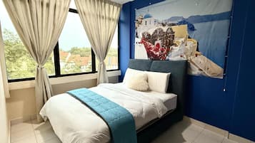 5 bedrooms, desk, iron/ironing board, free WiFi