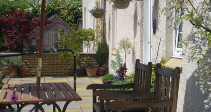 Aaron Glen Apartments - Maraig