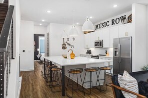 Fridge, microwave, oven, stovetop - Sleeps 24, TWO Adjacent Homes - Only 3 miles to Broadway (Nashville)