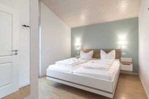 2 Schlafzimmer, Reisekinderbett, kostenloses WLAN