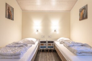 2 Schlafzimmer, Reisekinderbett, kostenloses WLAN