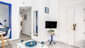 Rumah, 2 kamar tidur, teras