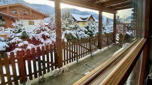 Appartement (One Bedroom Apartment) | Balcon