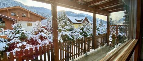 Apartment (One Bedroom Apartment) | Balcony