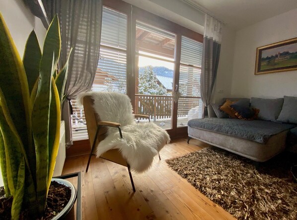 Apartment (One Bedroom Apartment) | Living room - Rossiniweg Warm and Lovely Apartment With Terrace (Bad Kleinkirchheim)