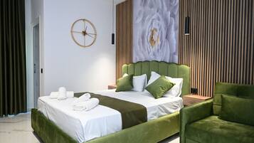 Double Room with Park View (2 Adults+1 Child) | Premium bedding, in-room safe, soundproofing, free WiFi